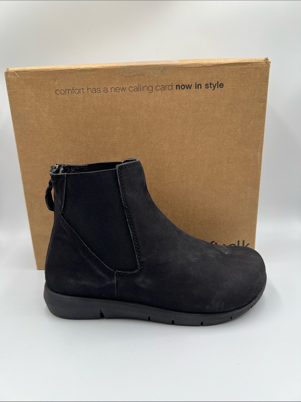 Soft Walk Albany Chelsea ankle boot black leather zipper comfort women new 9.5